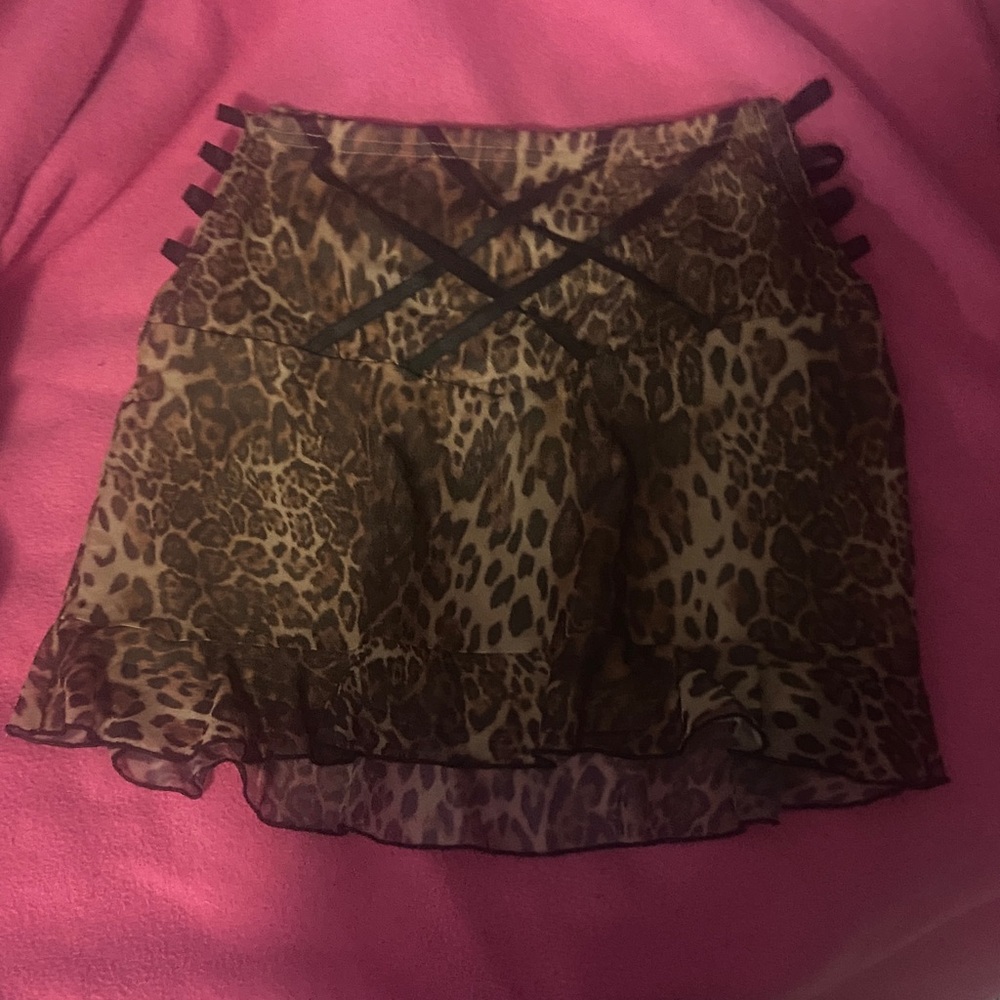 fashion nova leopard print miniskirt (s: M)